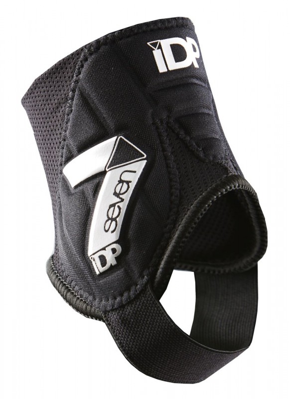 7iDP CONTROL ANKLE GUARD
